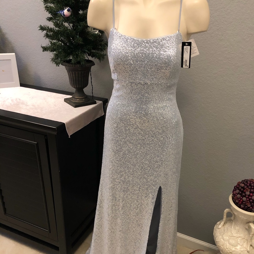Sleeveless sequined cocktail dress, low back